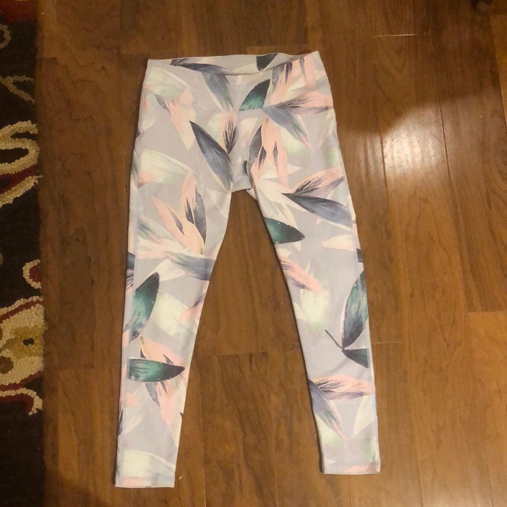 🔥FABLETICS PASTEL LEGGINGS